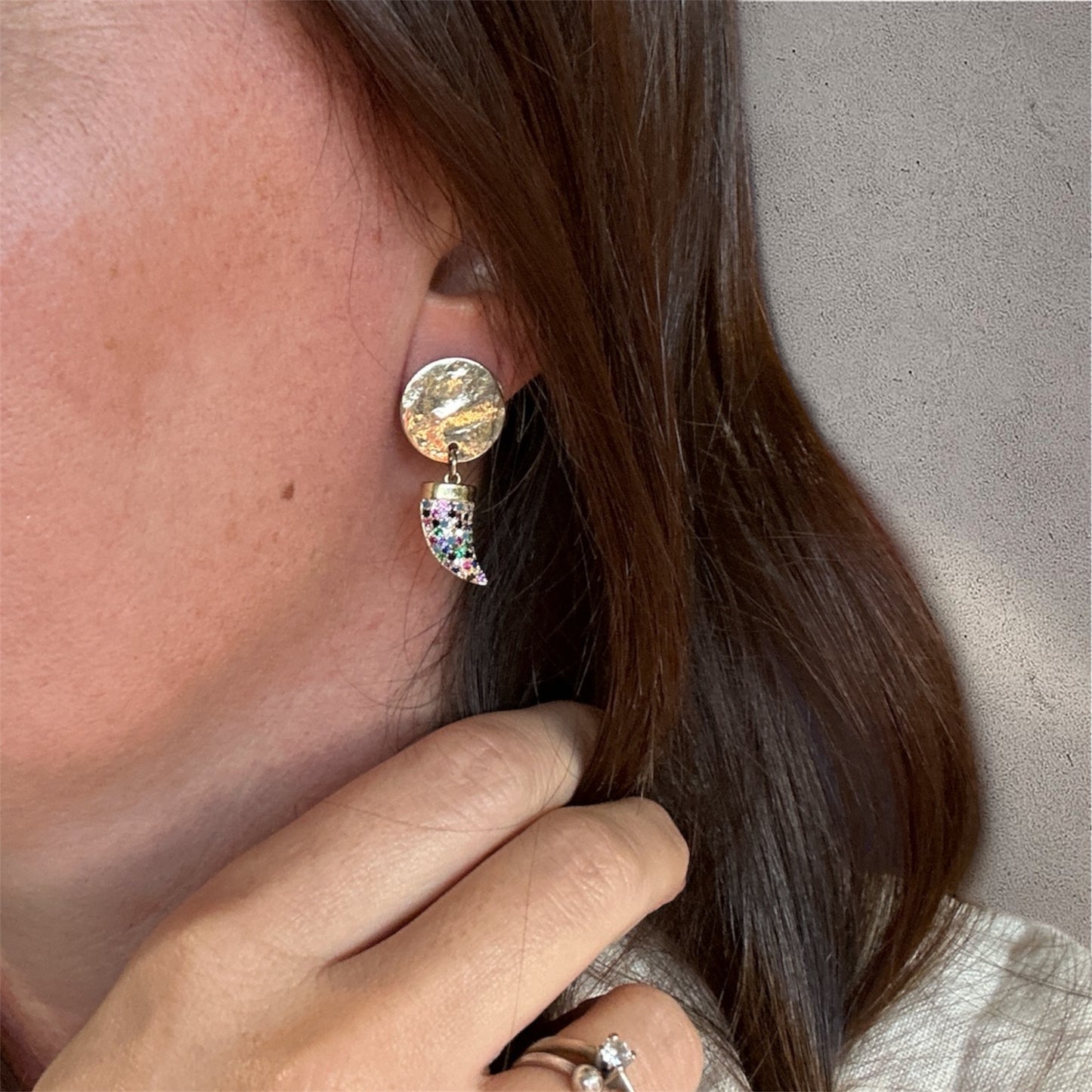 Corno orecchini ottone